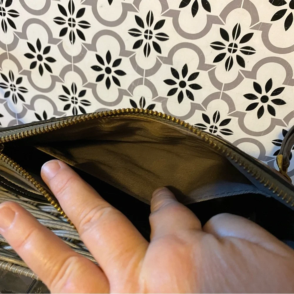 Fossil Leather Crossbody purse - Picture 13 of 16